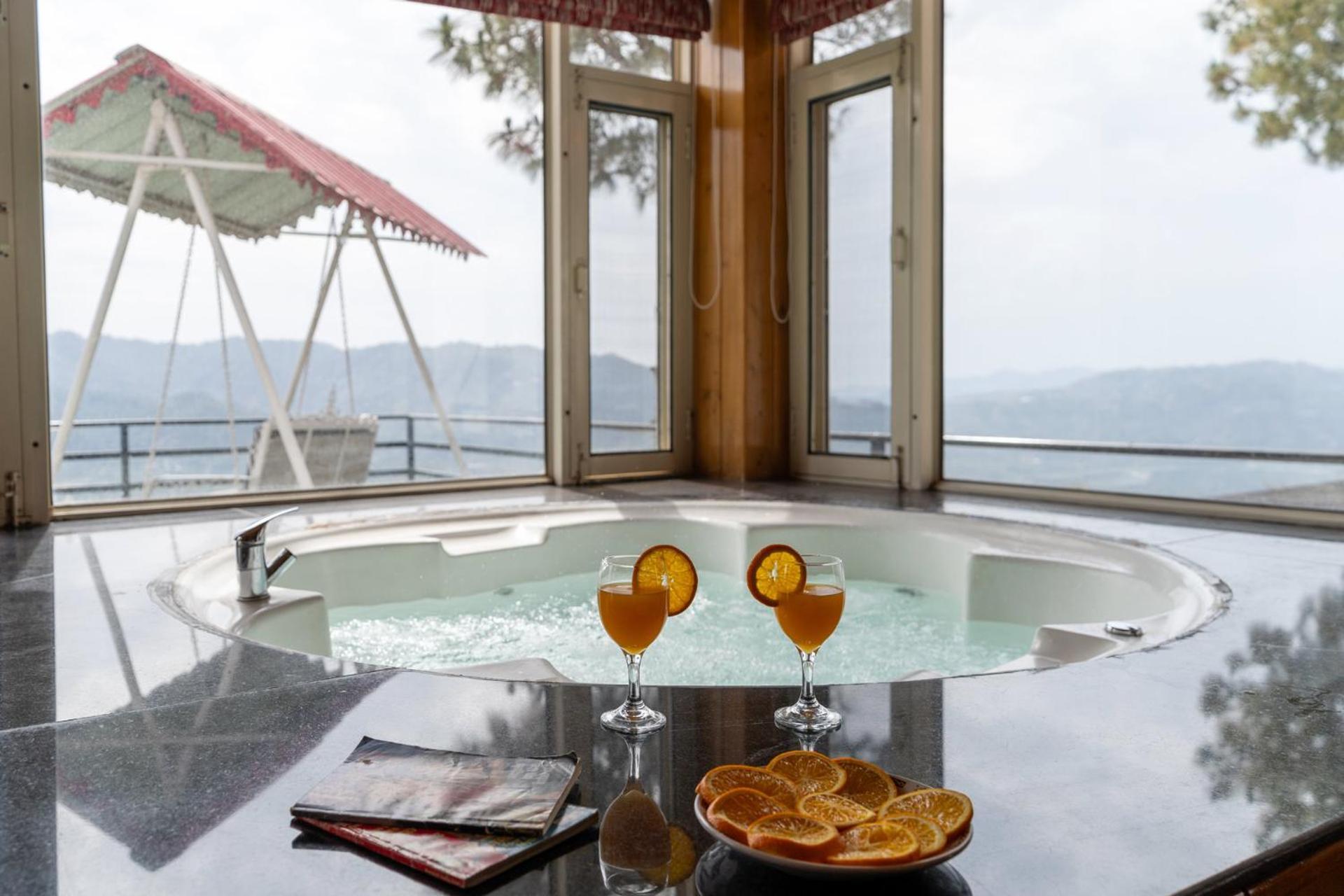 Villa Woodside Meadows By Veo - Part Of Stayvista Kasauli Dış mekan fotoğraf